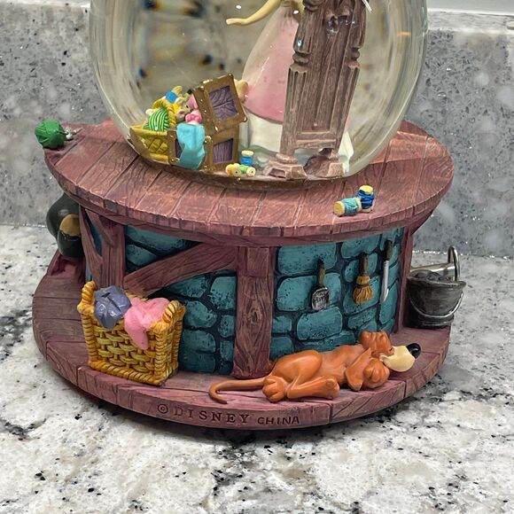 Disney Cinderella Musical Snow Globe A Dream is a Wish Your Heart Makes *as is* - Picture 4 of 11